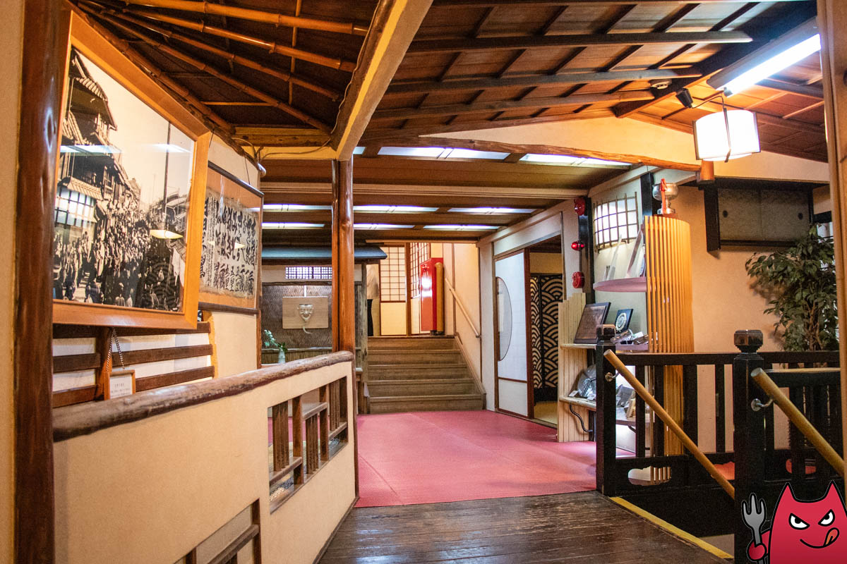 三嶋亭本店》絕對是一生必吃的京都神級壽喜燒，雖然很貴但絕對值得！