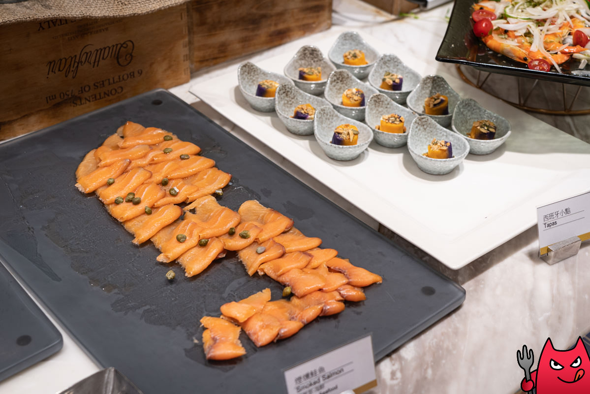 台北吃到飽推薦》六福萬怡敘日全日餐廳｜生蠔生食級干貝跟烤大蝦爽吃3.5小時，毀譽參半的評價居然很好吃！