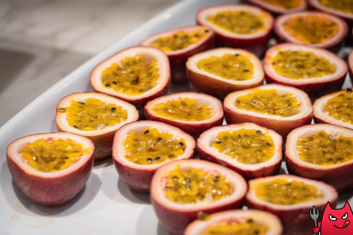 台北吃到飽推薦》六福萬怡敘日全日餐廳｜生蠔生食級干貝跟烤大蝦爽吃3.5小時，毀譽參半的評價居然很好吃！