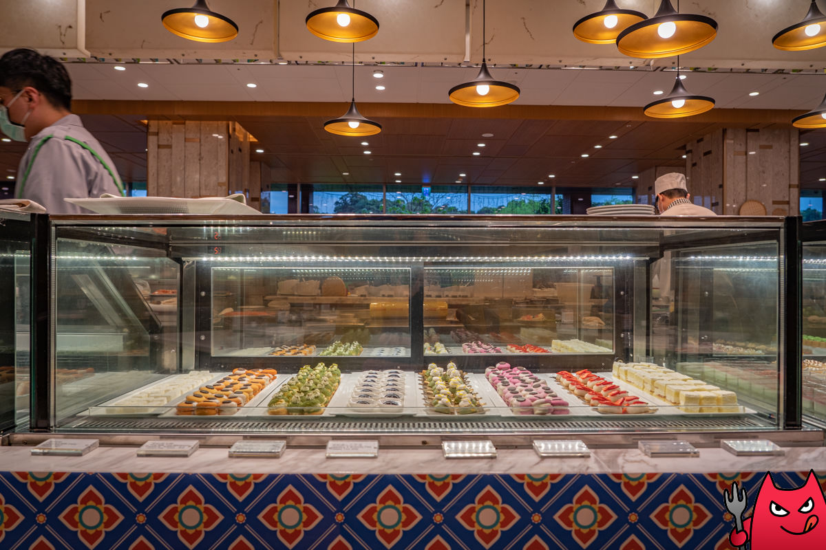 台北吃到飽推薦》六福萬怡敘日全日餐廳｜生蠔生食級干貝跟烤大蝦爽吃3.5小時，毀譽參半的評價居然很好吃！