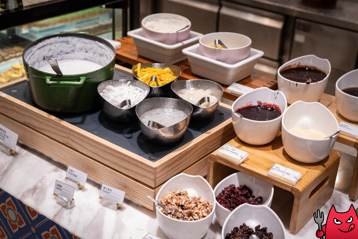 台北吃到飽推薦》六福萬怡敘日全日餐廳｜生蠔生食級干貝跟烤大蝦爽吃3.5小時，毀譽參半的評價居然很好吃！