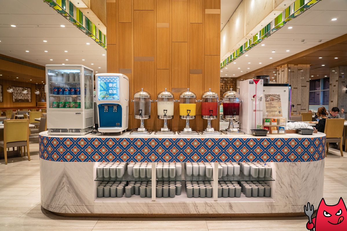 台北吃到飽推薦》六福萬怡敘日全日餐廳｜生蠔生食級干貝跟烤大蝦爽吃3.5小時，毀譽參半的評價居然很好吃！