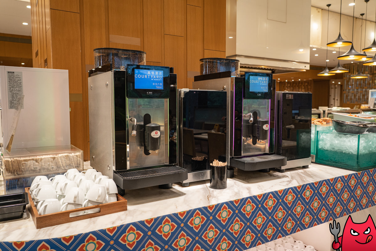 台北吃到飽推薦》六福萬怡敘日全日餐廳｜生蠔生食級干貝跟烤大蝦爽吃3.5小時，毀譽參半的評價居然很好吃！