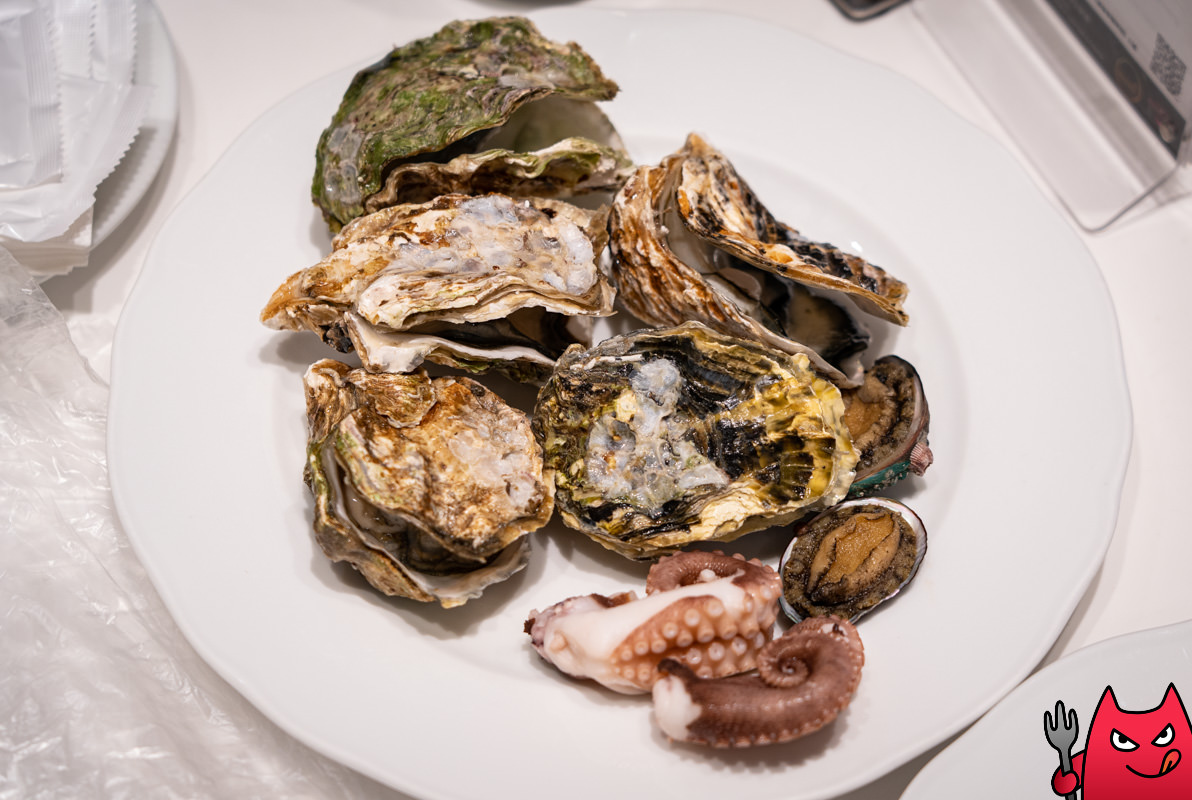 台北吃到飽推薦》六福萬怡敘日全日餐廳｜生蠔生食級干貝跟烤大蝦爽吃3.5小時，毀譽參半的評價居然很好吃！