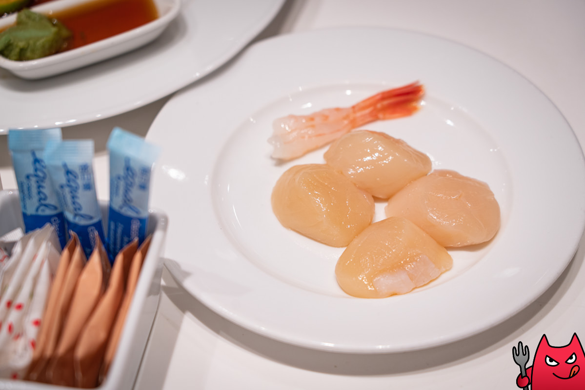 台北吃到飽推薦》六福萬怡敘日全日餐廳｜生蠔生食級干貝跟烤大蝦爽吃3.5小時，毀譽參半的評價居然很好吃！