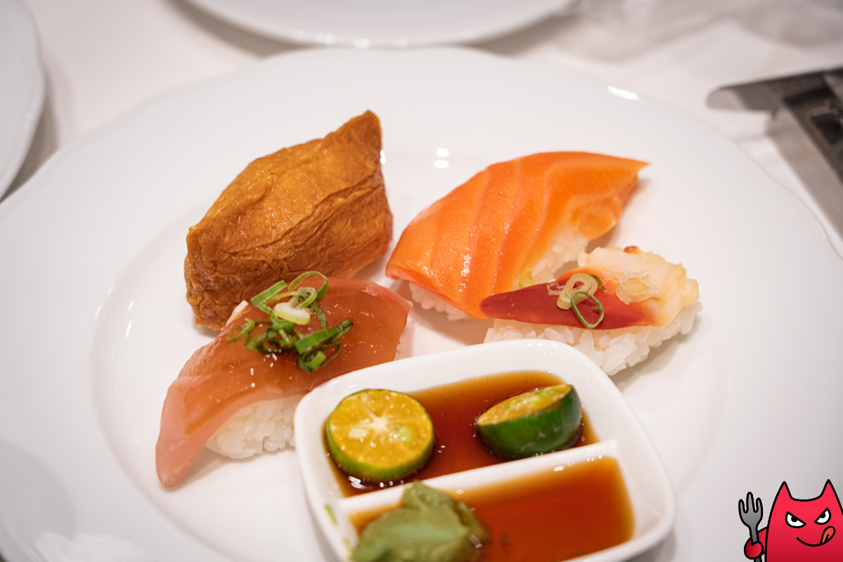 台北吃到飽推薦》六福萬怡敘日全日餐廳｜生蠔生食級干貝跟烤大蝦爽吃3.5小時，毀譽參半的評價居然很好吃！