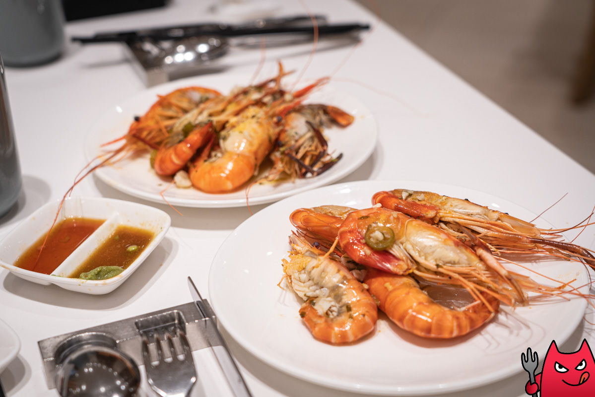 台北吃到飽推薦》六福萬怡敘日全日餐廳｜生蠔生食級干貝跟烤大蝦爽吃3.5小時，毀譽參半的評價居然很好吃！