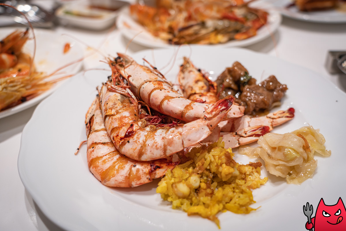 台北吃到飽推薦》六福萬怡敘日全日餐廳｜生蠔生食級干貝跟烤大蝦爽吃3.5小時，毀譽參半的評價居然很好吃！