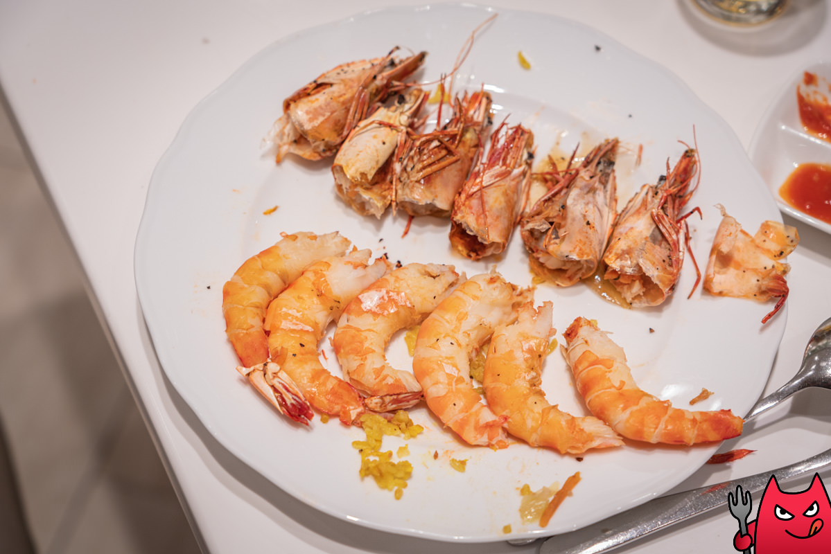 台北吃到飽推薦》六福萬怡敘日全日餐廳｜生蠔生食級干貝跟烤大蝦爽吃3.5小時，毀譽參半的評價居然很好吃！