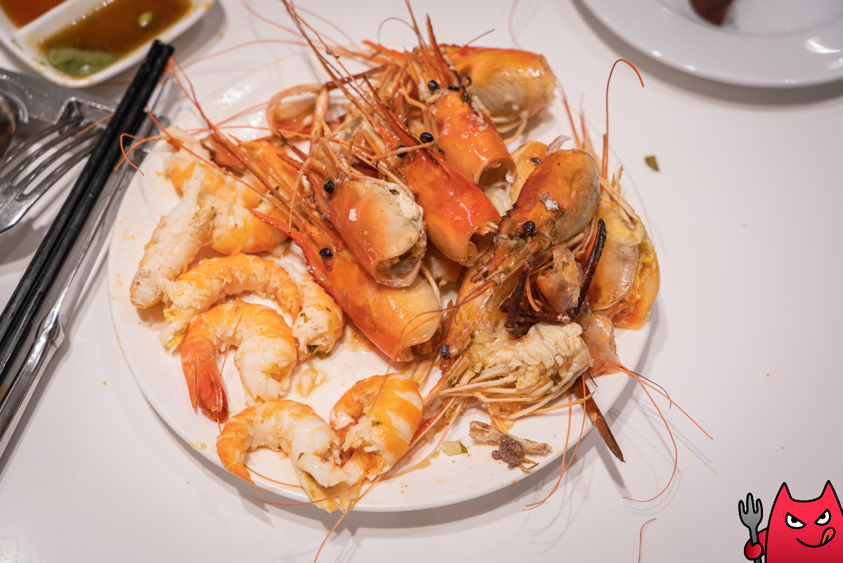 台北吃到飽推薦》六福萬怡敘日全日餐廳｜生蠔生食級干貝跟烤大蝦爽吃3.5小時，毀譽參半的評價居然很好吃！