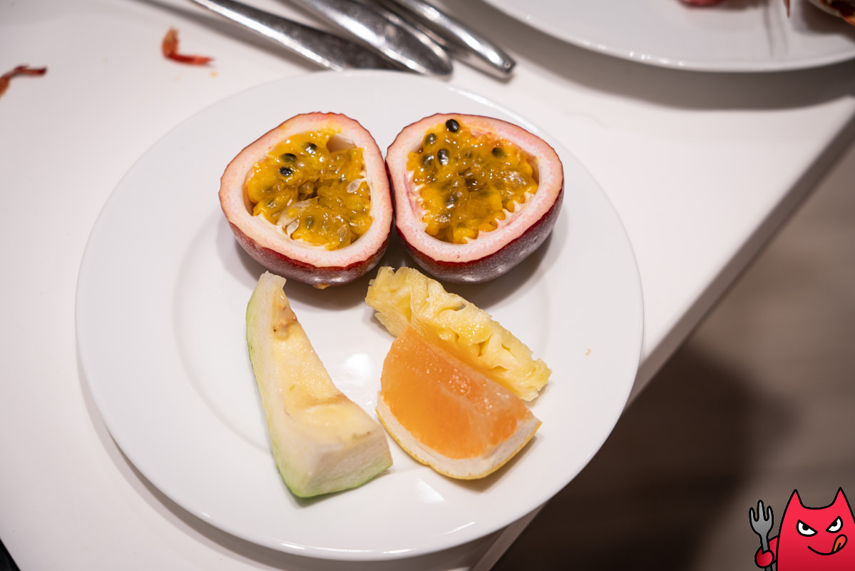 台北吃到飽推薦》六福萬怡敘日全日餐廳｜生蠔生食級干貝跟烤大蝦爽吃3.5小時，毀譽參半的評價居然很好吃！