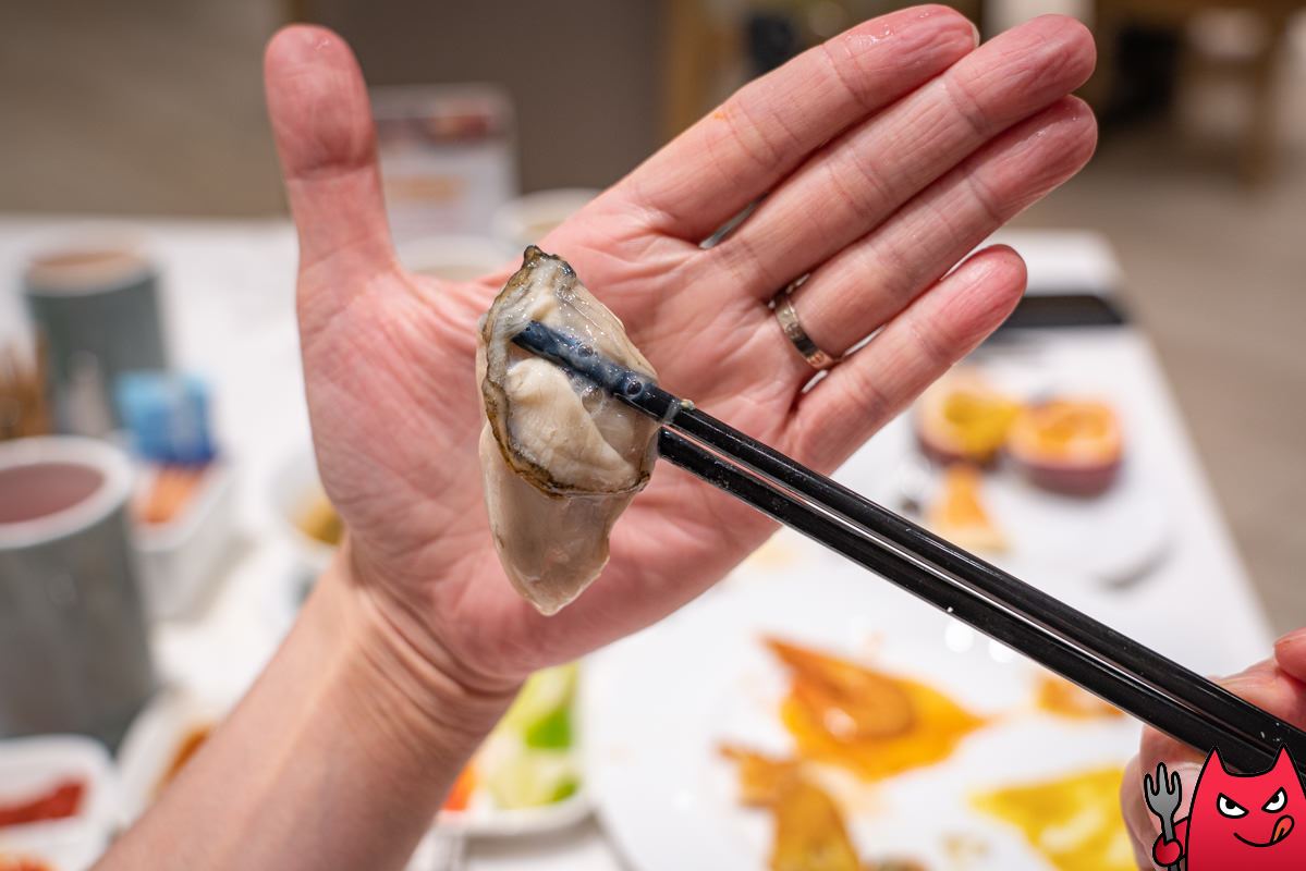 台北吃到飽推薦》六福萬怡敘日全日餐廳｜生蠔生食級干貝跟烤大蝦爽吃3.5小時，毀譽參半的評價居然很好吃！