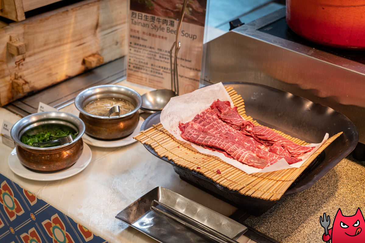 台北吃到飽推薦》六福萬怡敘日全日餐廳｜生蠔生食級干貝跟烤大蝦爽吃3.5小時，毀譽參半的評價居然很好吃！