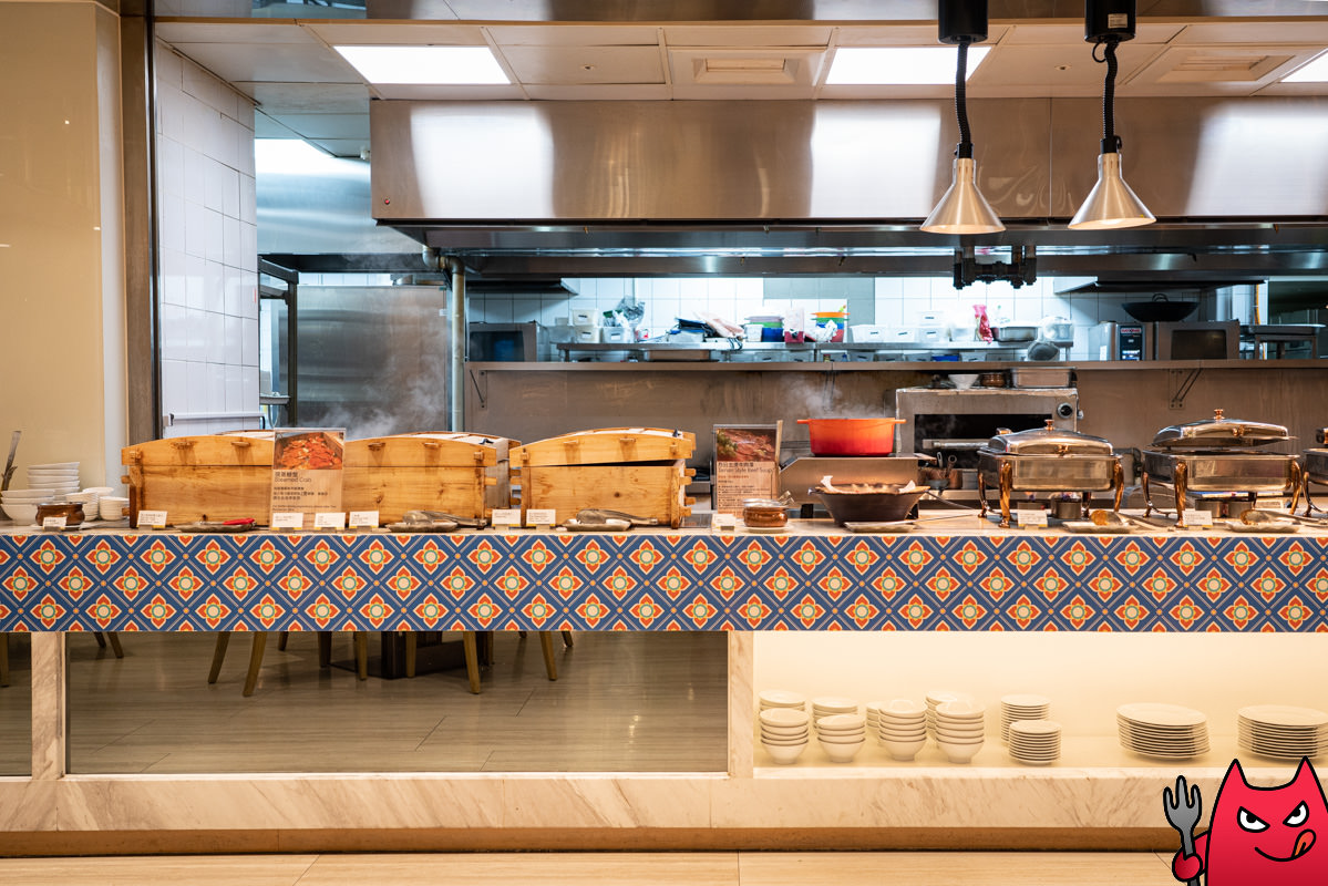 台北吃到飽推薦》六福萬怡敘日全日餐廳｜生蠔生食級干貝跟烤大蝦爽吃3.5小時，毀譽參半的評價居然很好吃！