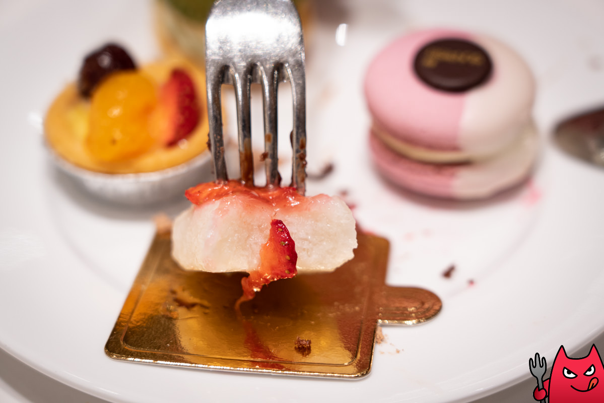 台北吃到飽推薦》六福萬怡敘日全日餐廳｜生蠔生食級干貝跟烤大蝦爽吃3.5小時，毀譽參半的評價居然很好吃！