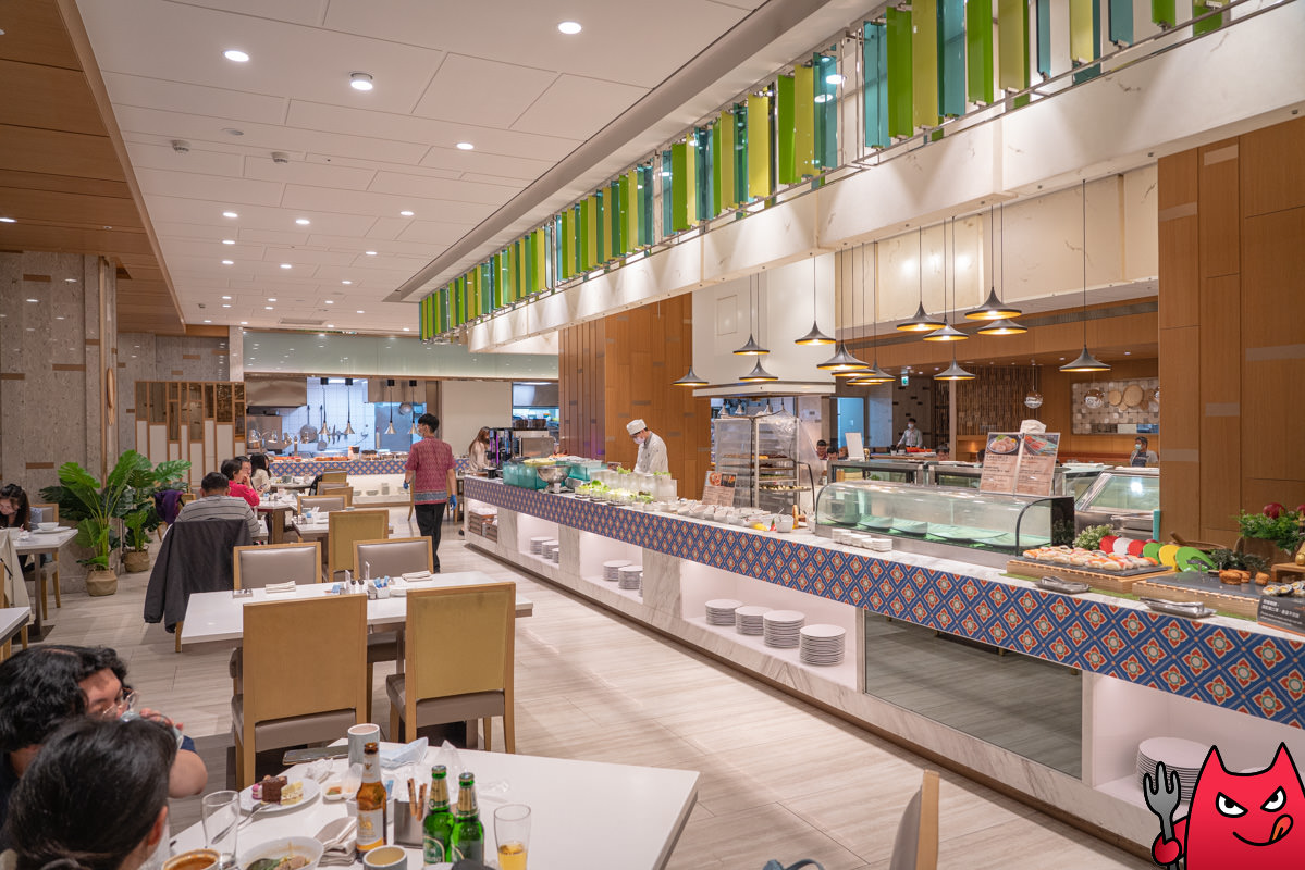 台北吃到飽推薦》六福萬怡敘日全日餐廳｜生蠔生食級干貝跟烤大蝦爽吃3.5小時，毀譽參半的評價居然很好吃！