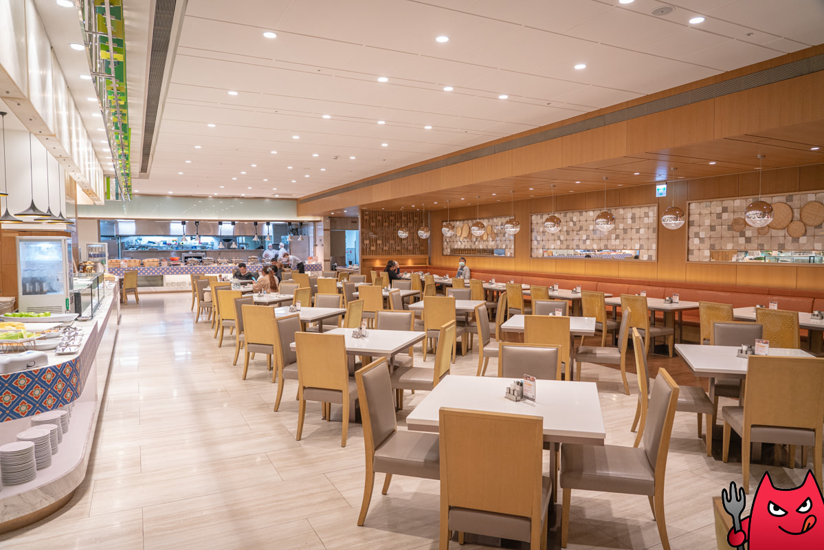 台北吃到飽推薦》六福萬怡敘日全日餐廳｜生蠔生食級干貝跟烤大蝦爽吃3.5小時，毀譽參半的評價居然很好吃！