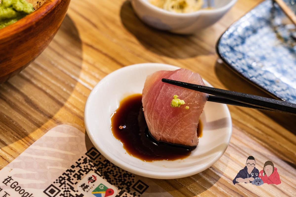 初鰻x職人味自慢晴光店》特盛海鮮丼彭湃好吃，串燒也都很平價，蠻推薦的台北居酒屋！