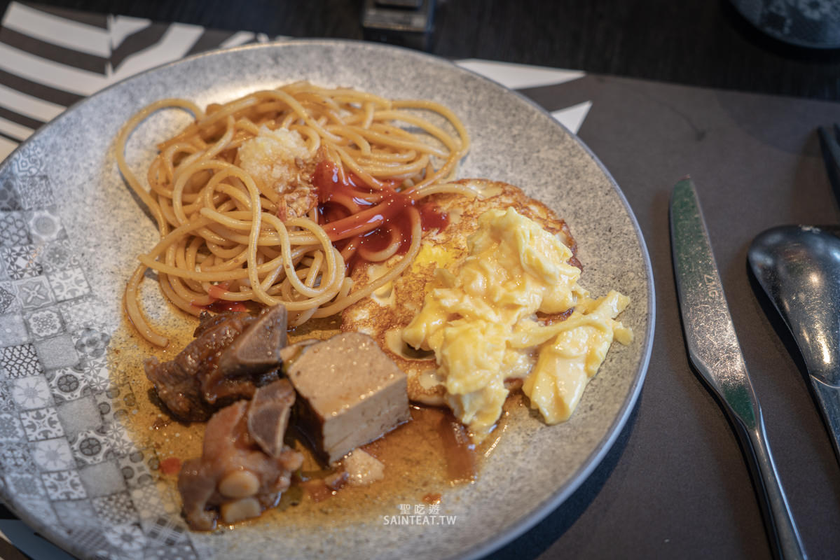 台中大毅老爺行旅》在美術館旁住宿，早餐不錯、平價整潔又停車方便的飯店