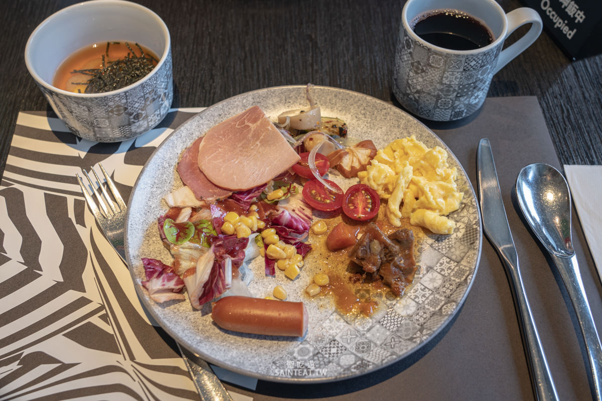 台中大毅老爺行旅》在美術館旁住宿，早餐不錯、平價整潔又停車方便的飯店