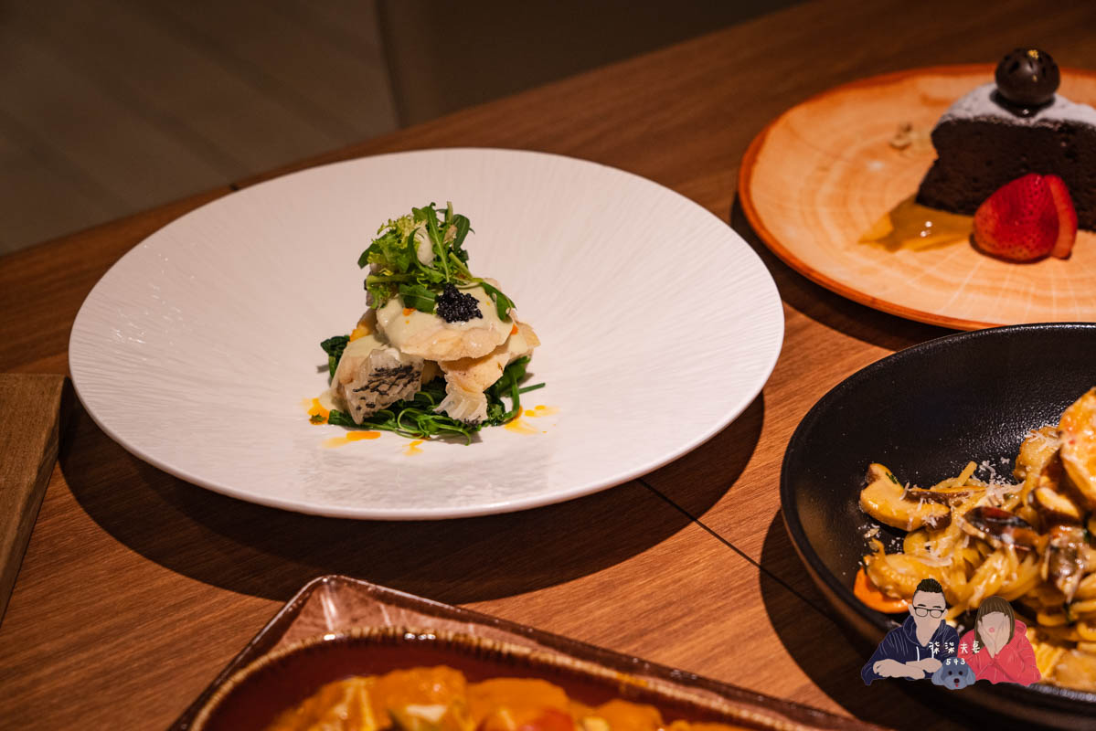 台中萬楓酒店楓橋餐廳藍黴醬蘆筍襯黑魚子石斑魚