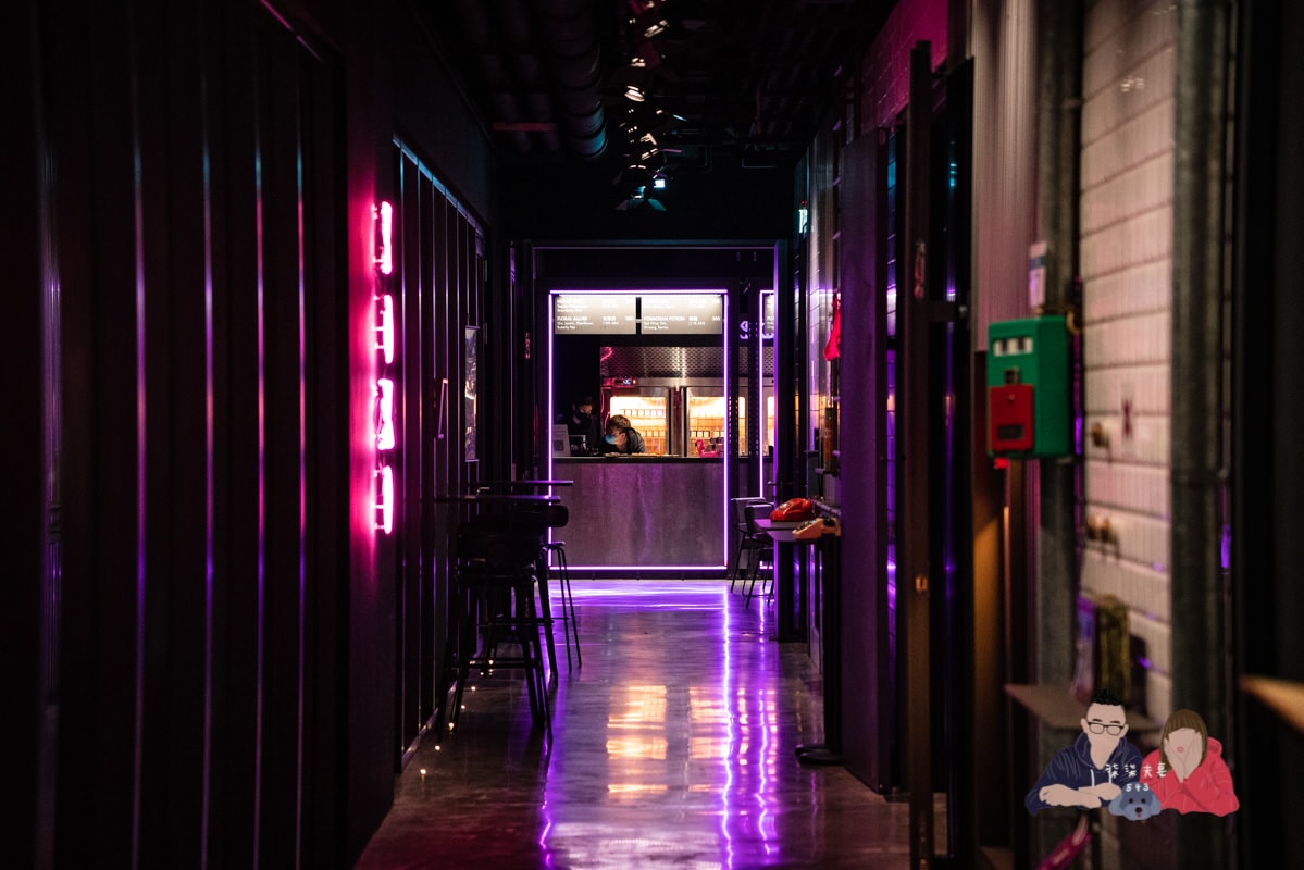 台中豐邑MOXY酒店》夜店運動風飯店超Chill～但停車場車道也太窄了吧XD！