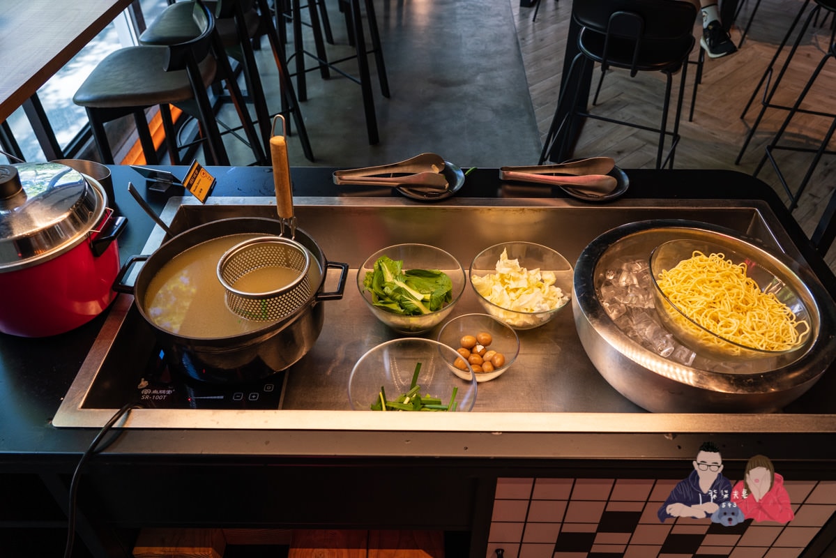台中豐邑MOXY酒店》夜店運動風飯店超Chill～但停車場車道也太窄了吧XD！