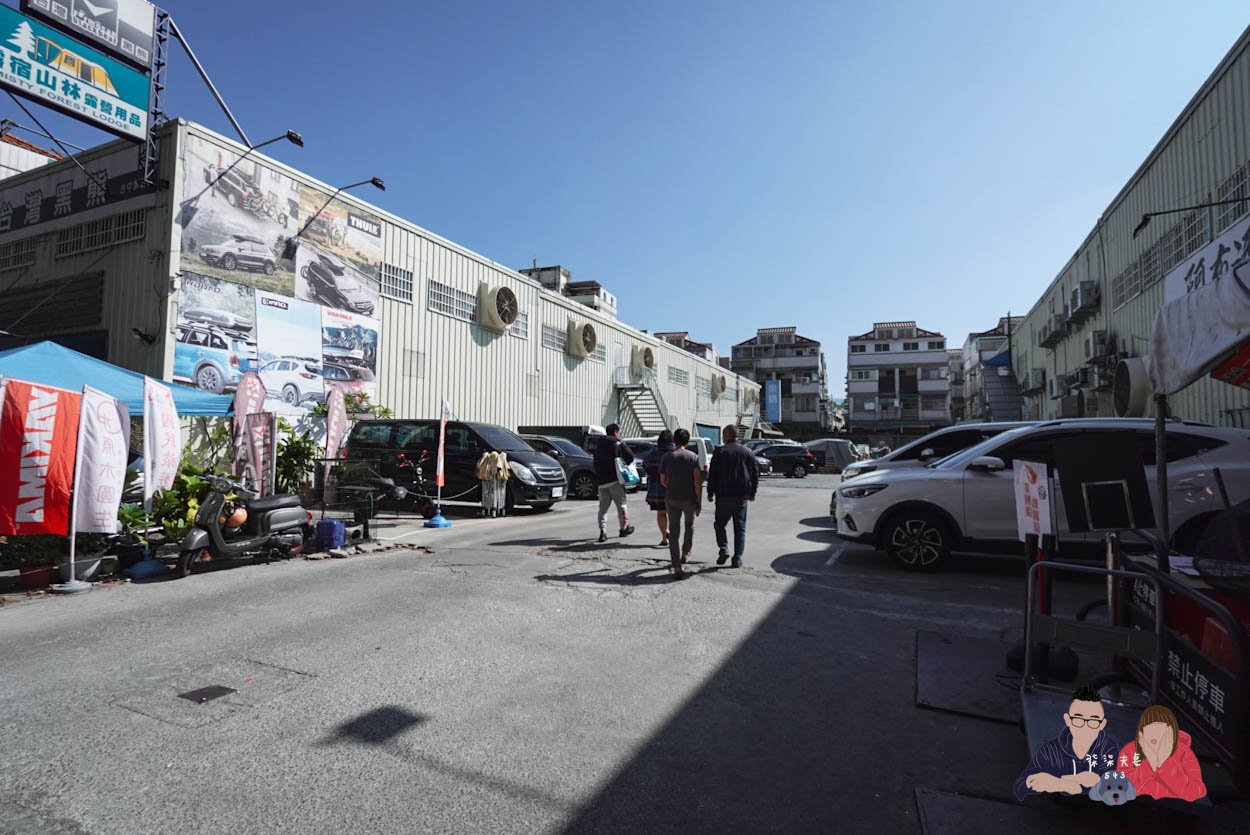 阿布潘水產》台中超人氣海鮮市集,鮭魚控一定要買天下鮭心! - 第2張圖 台中阿布潘水產停車場 (2)