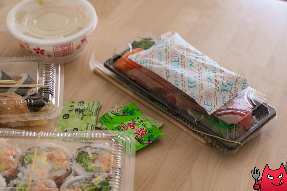台中阿裕壽司》超人氣小吃，超過三十種口味讓你眼花撩亂的傳統壽司！