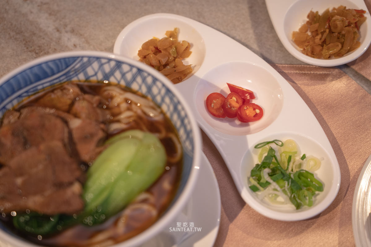 台北遠東香格里拉豪華閣》有101陪伴的Happy Hour跟早餐,光這個景就值得了! - 第39張圖 台北遠東香格里拉豪華閣》有101陪伴的Happy Hour跟早餐,光這個景就值得了!