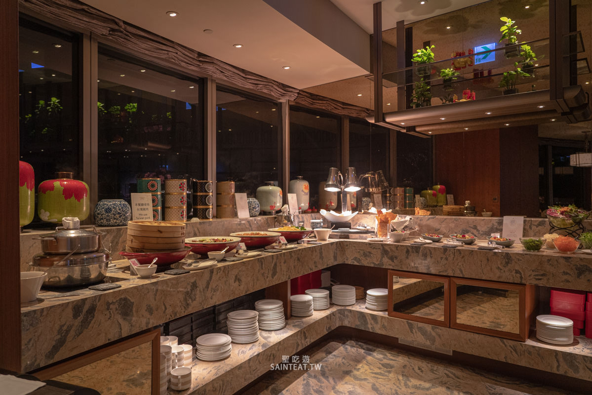 台北遠東香格里拉豪華閣》有101陪伴的Happy Hour跟早餐，光這個景就值得了！　