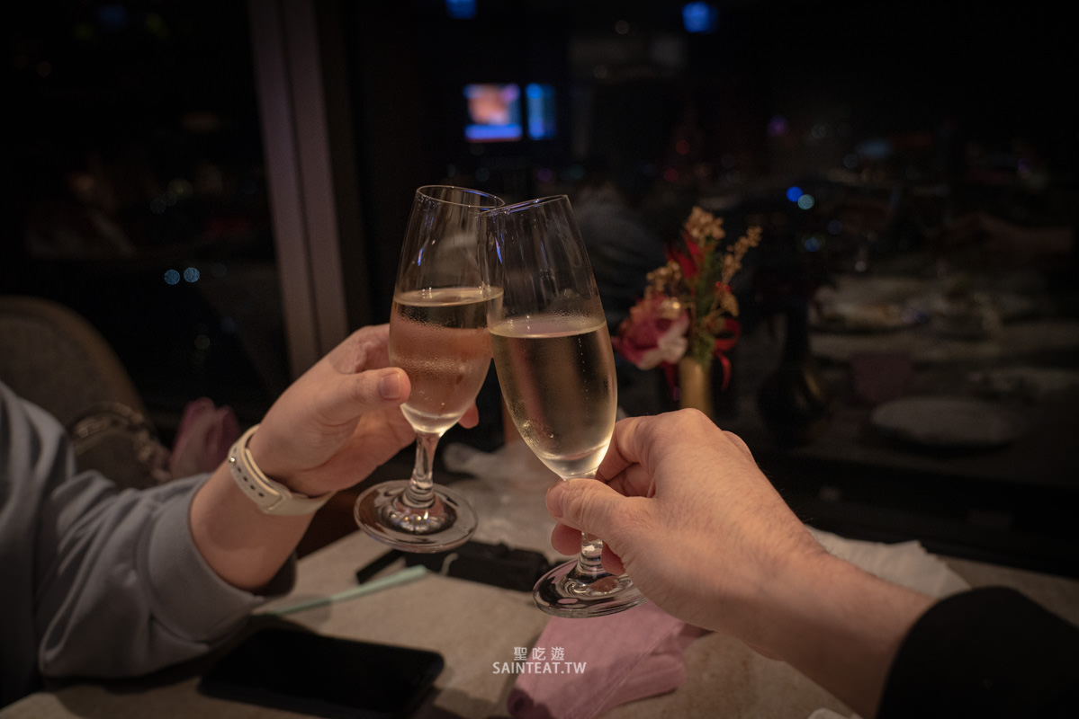 台北遠東香格里拉豪華閣》尊榮客房開箱｜直面101的下午茶跟Happy hour，酒還沒喝就先醉了！