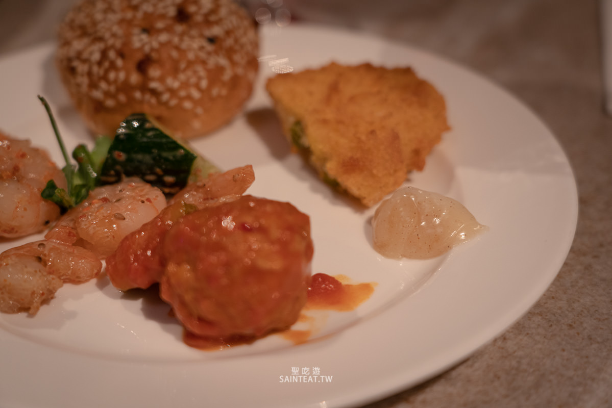 台北遠東香格里拉豪華閣》有101陪伴的Happy Hour跟早餐,光這個景就值得了! - 第12張圖 台北遠東香格里拉豪華閣》有101陪伴的Happy Hour跟早餐,光這個景就值得了!