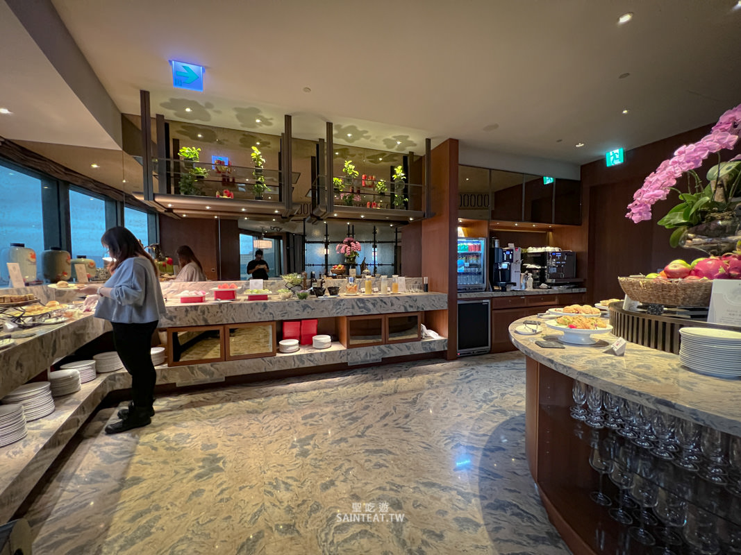 台北遠東香格里拉豪華閣》尊榮客房開箱｜直面101的下午茶跟Happy hour，酒還沒喝就先醉了！