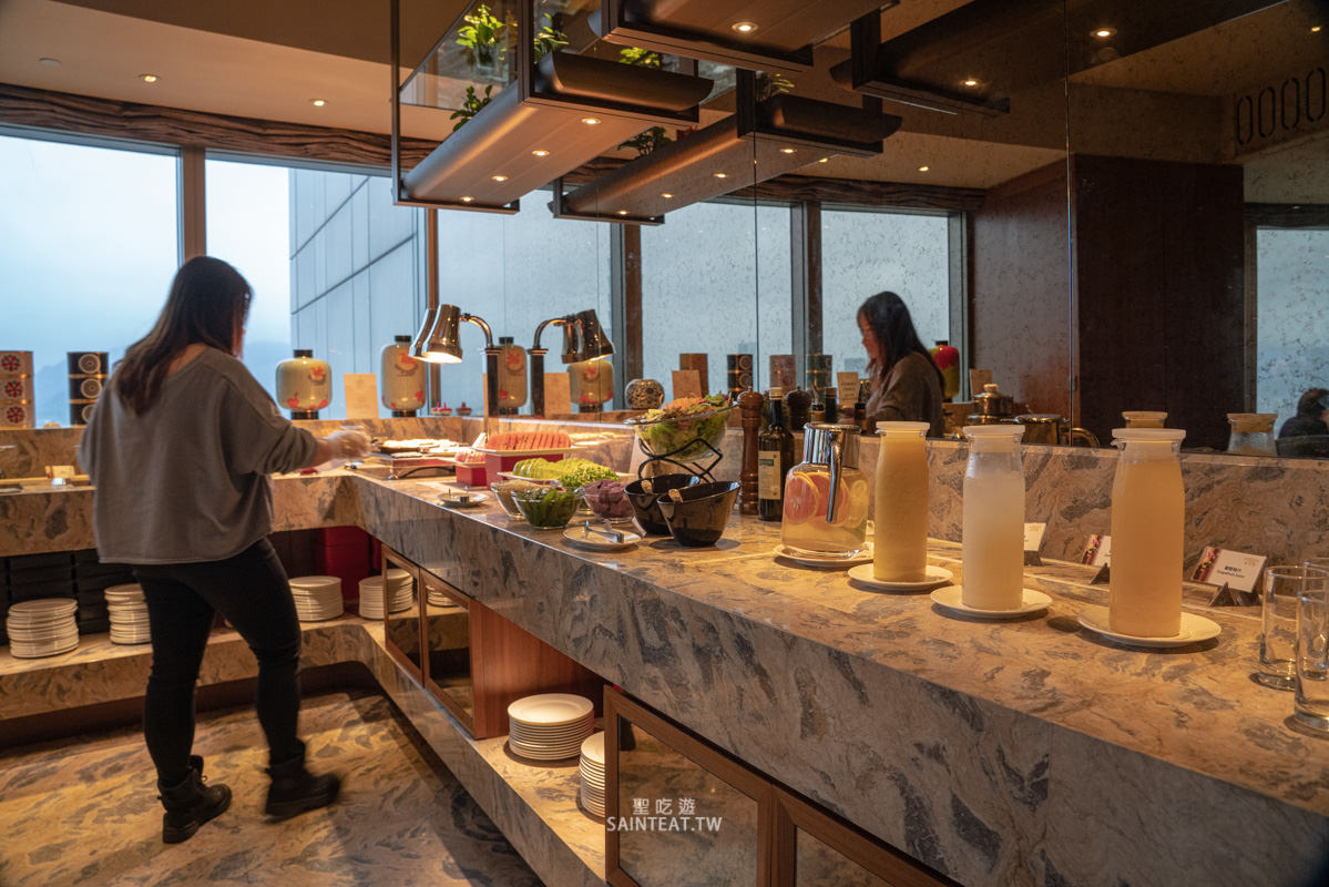 台北遠東香格里拉豪華閣》尊榮客房開箱｜直面101的下午茶跟Happy hour，酒還沒喝就先醉了！