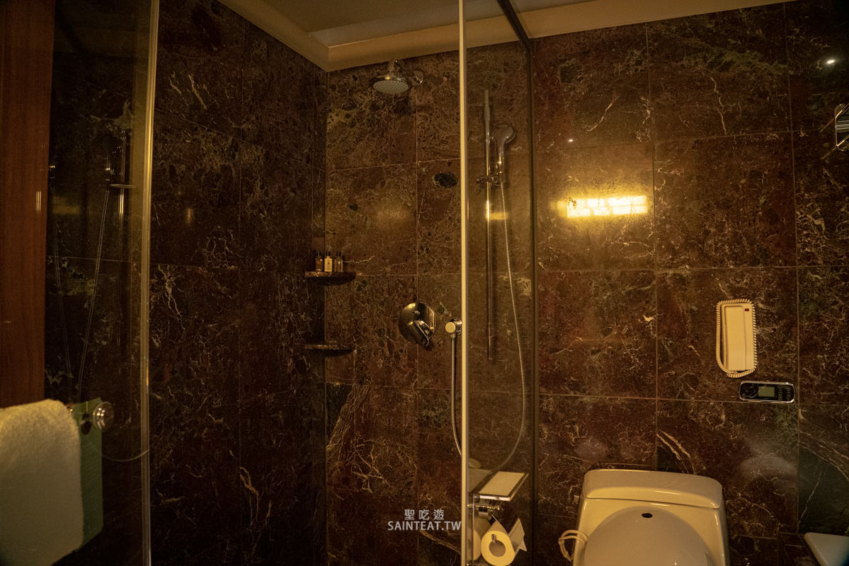 台北遠東香格里拉豪華閣》尊榮客房開箱｜直面101的下午茶跟Happy hour，酒還沒喝就先醉了！