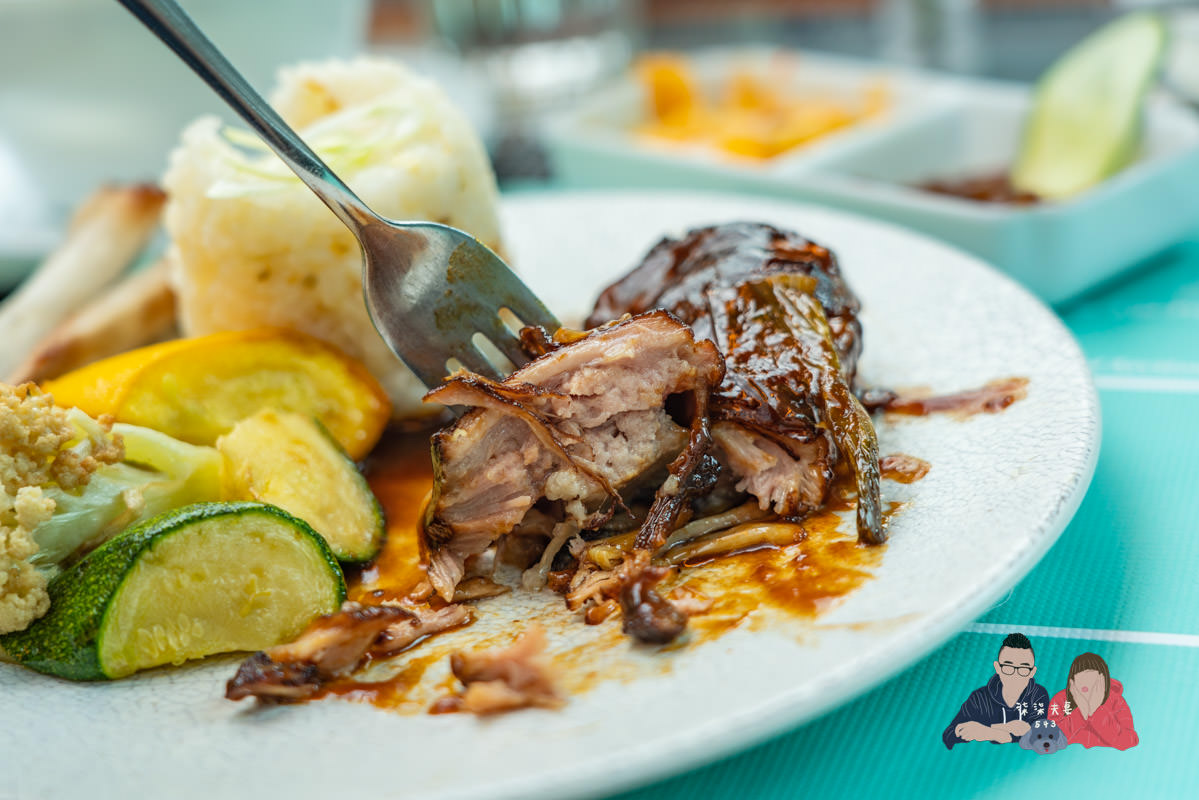 台北雙層餐車巴士x寒舍艾美》粵式米其林晚餐實際用餐搭乘心得，好有出國的興奮感！