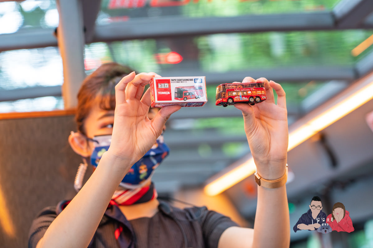 台北雙層餐車巴士x寒舍艾美》粵式米其林晚餐實際用餐搭乘心得，好有出國的興奮感！