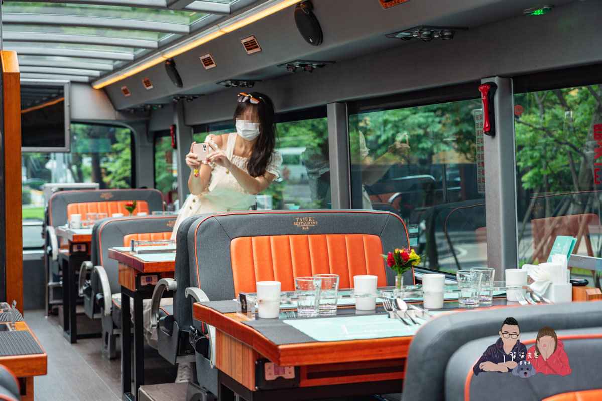 台北雙層餐車巴士x寒舍艾美》粵式米其林晚餐實際用餐搭乘心得，好有出國的興奮感！