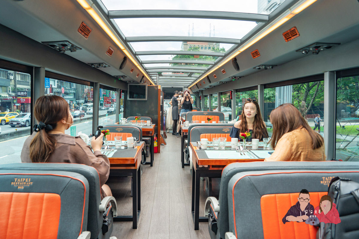 台北雙層餐車巴士x寒舍艾美》粵式米其林晚餐實際用餐搭乘心得，好有出國的興奮感！