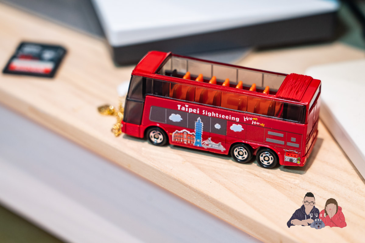 台北雙層餐車巴士x寒舍艾美》粵式米其林晚餐實際用餐搭乘心得，好有出國的興奮感！