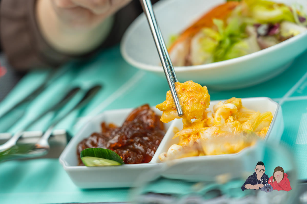 台北雙層餐車巴士x寒舍艾美》粵式米其林晚餐實際用餐搭乘心得，好有出國的興奮感！