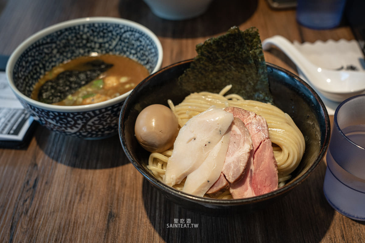 台北沾麵推薦》麵屋一燈｜冠軍沾麵各項能力值屬於平均型，不能說最好吃的拉麵店，但應該是最老少咸宜的拉麵神店！