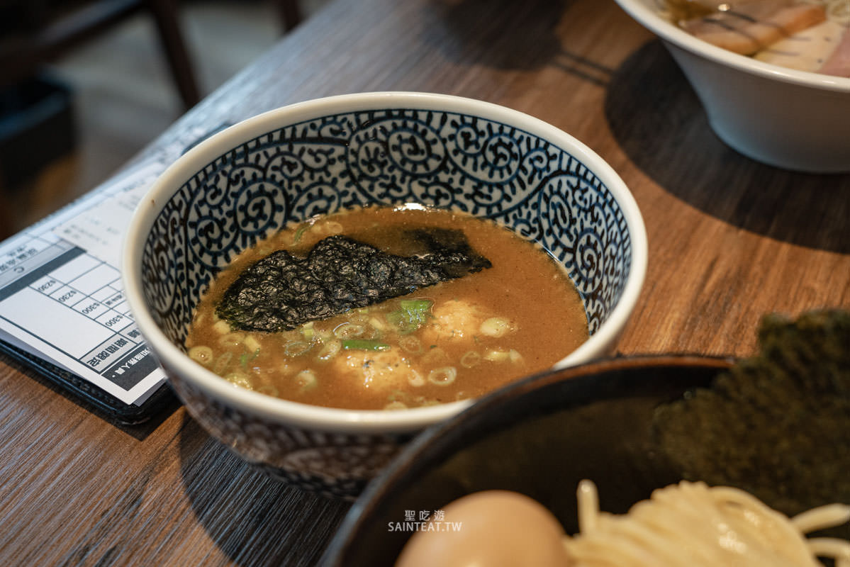 台北沾麵推薦》麵屋一燈｜冠軍沾麵各項能力值屬於平均型，不能說最好吃的拉麵店，但應該是最老少咸宜的拉麵神店！