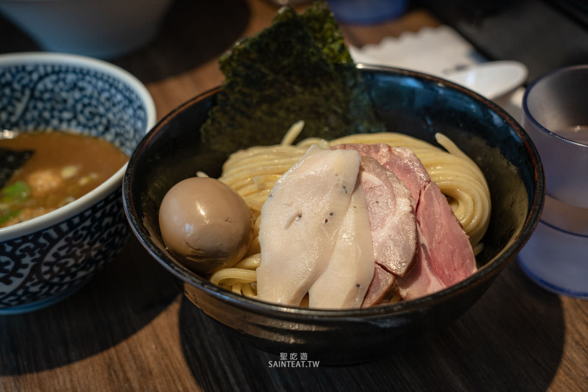 台北沾麵推薦》麵屋一燈｜冠軍沾麵各項能力值屬於平均型，不能說最好吃的拉麵店，但應該是最老少咸宜的拉麵神店！