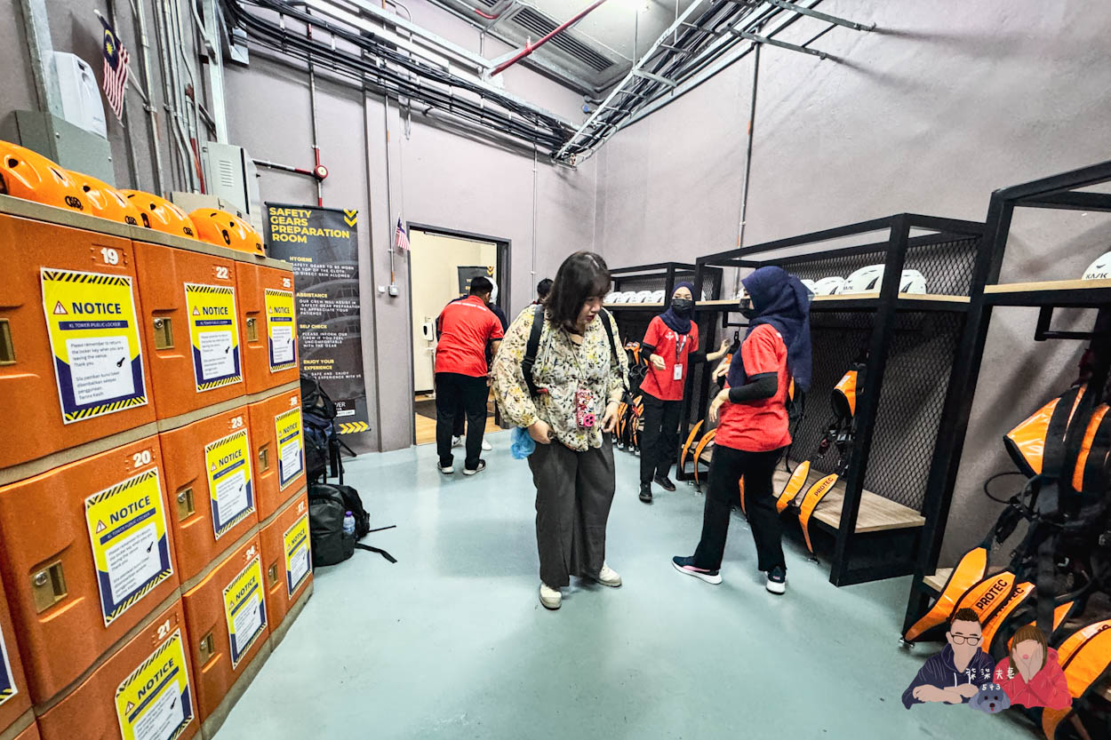 吉隆坡塔KL Tower》馬來西亞必訪景點,Sky box/Sky walk/Sky deck日景夜景一網打盡! - 第10張圖 吉隆坡塔空中漫步Sky walk (14)