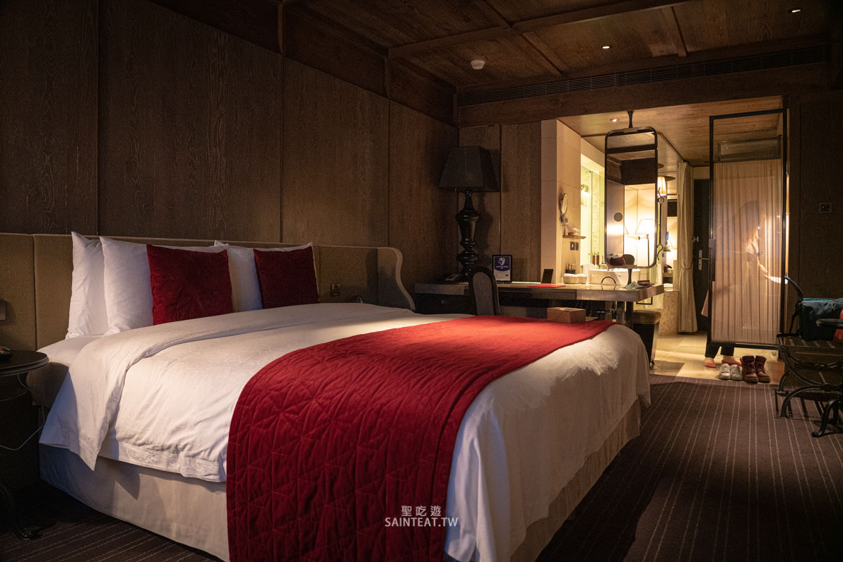 君品住宿吃烤鴨》米其林頤宮烤鴨四吃外帶在房間吃，住宿兼摘星～君品貴族宅饗宴住房專案也太享受了吧！