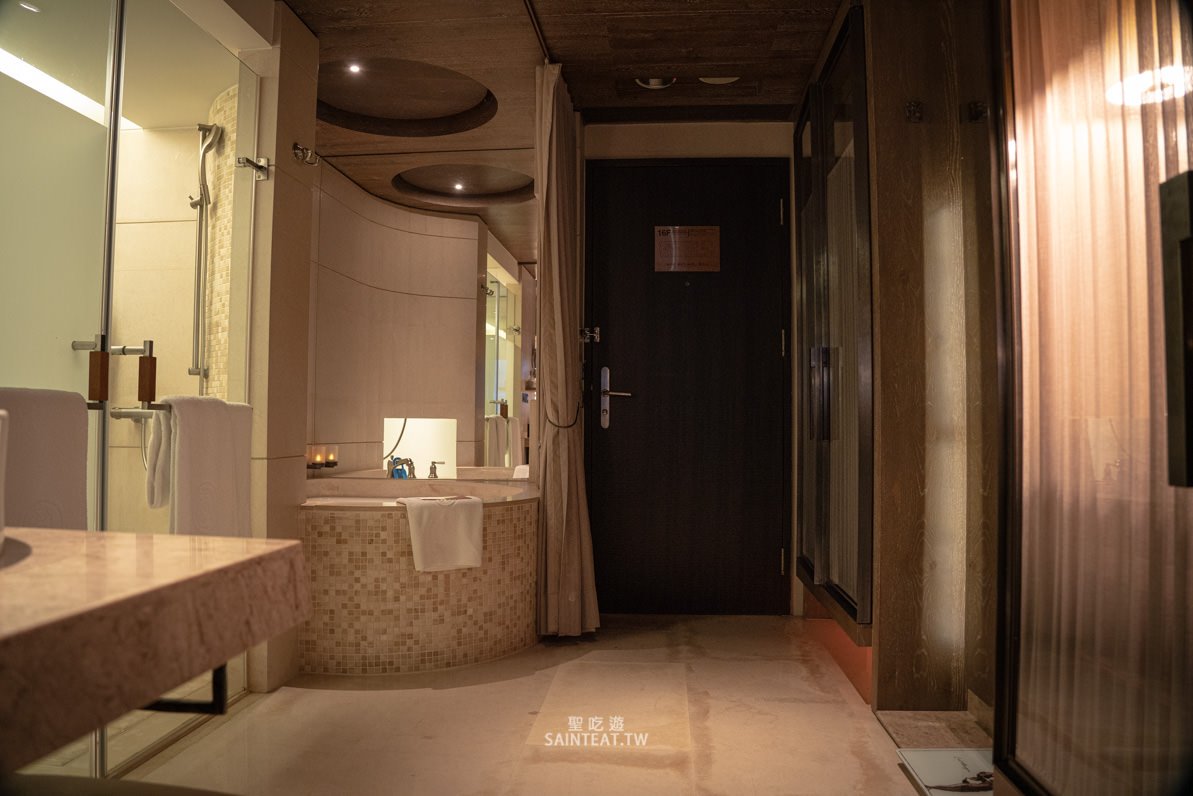 台北五星級飯店住宿》君品酒店｜在行政豪華客房內吃頤宮烤鴨，把餐廳搬進房間裡！