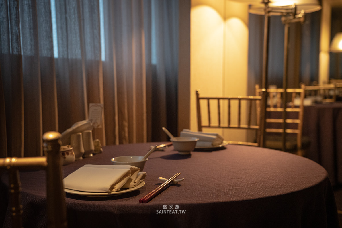 君品住宿吃烤鴨》米其林頤宮烤鴨四吃外帶在房間吃，住宿兼摘星～君品貴族宅饗宴住房專案也太享受了吧！