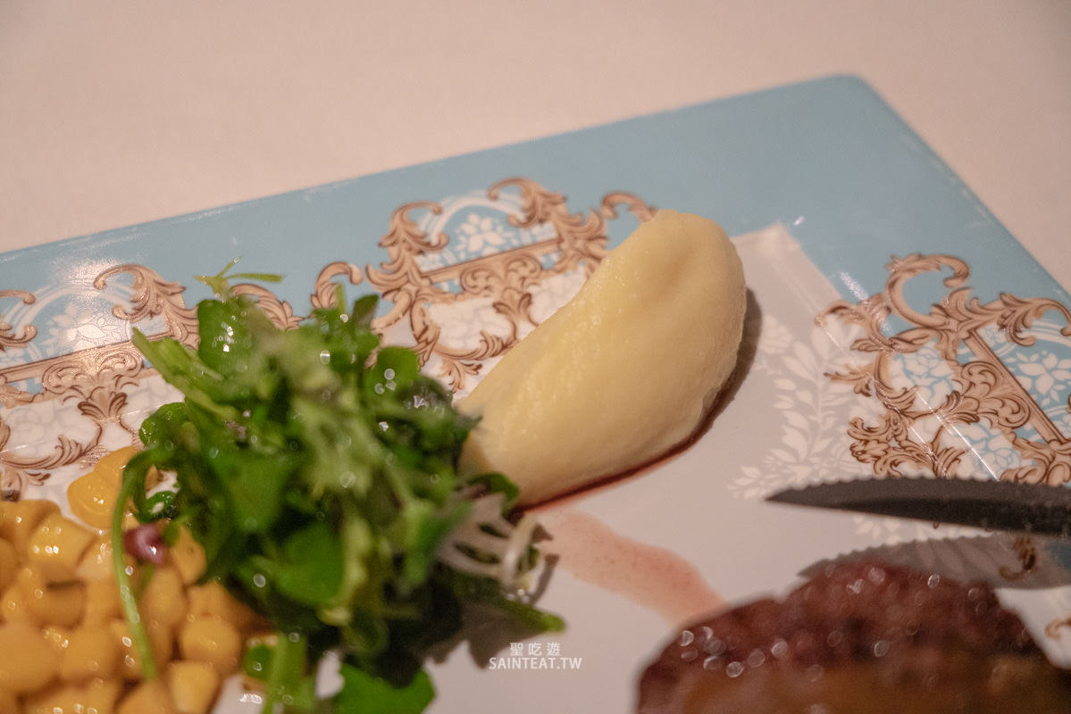 君品酒店雲軒西餐廳牛排吃到飽》1人最低不到 800元就能10oz菲力牛排無限吃！